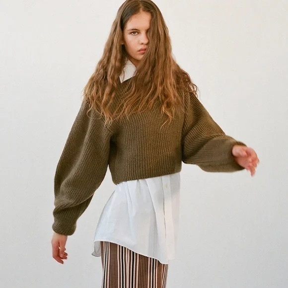 Urban Outfitters Sydney Crew Neck Cropped Sweater in Olive Green Size XS - Picture 3 of 7